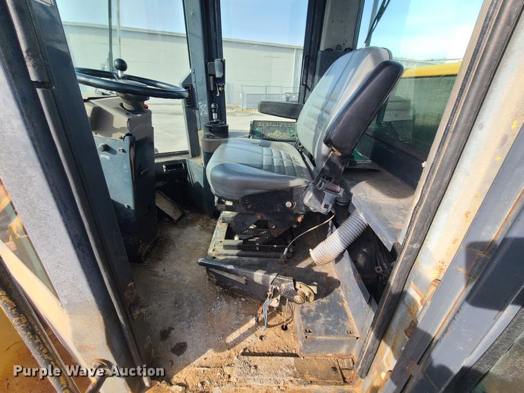 image for item HM9833 1997 Case 721B  wheel loader