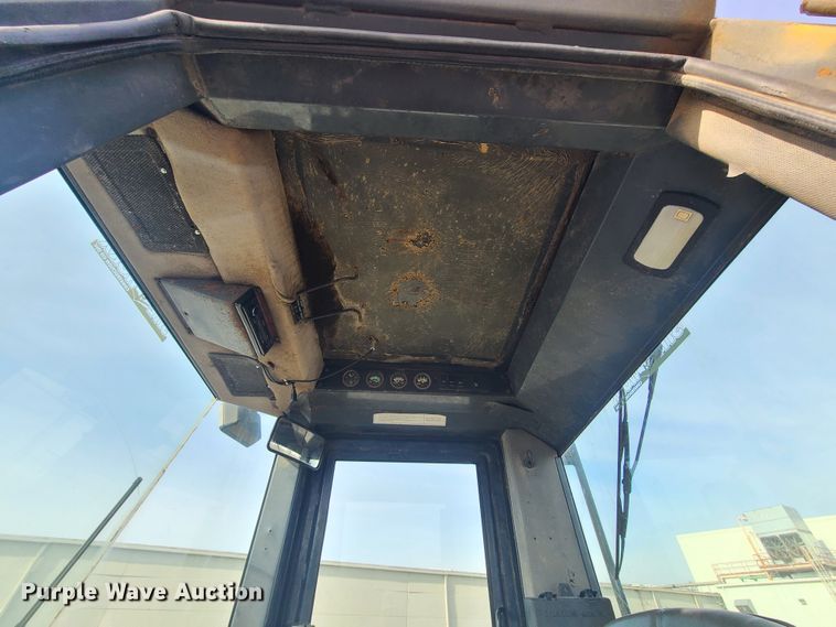 image for item HM9833 1997 Case 721B  wheel loader