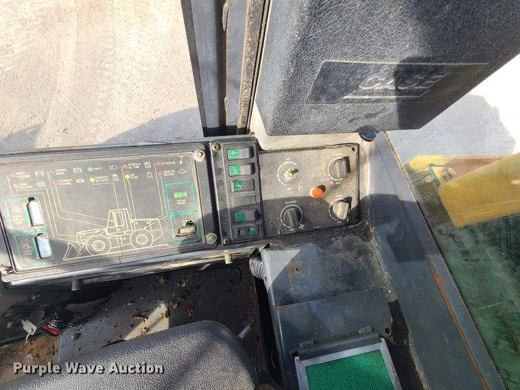 image for item HM9833 1997 Case 721B  wheel loader