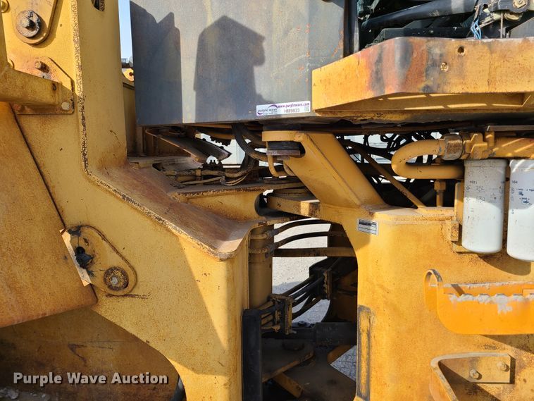image for item HM9833 1997 Case 721B  wheel loader