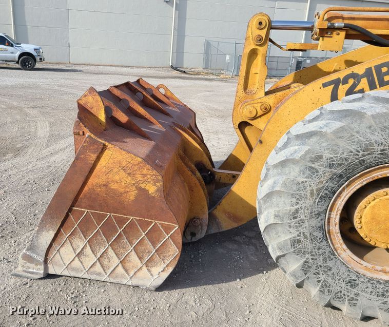 image for item HM9833 1997 Case 721B  wheel loader