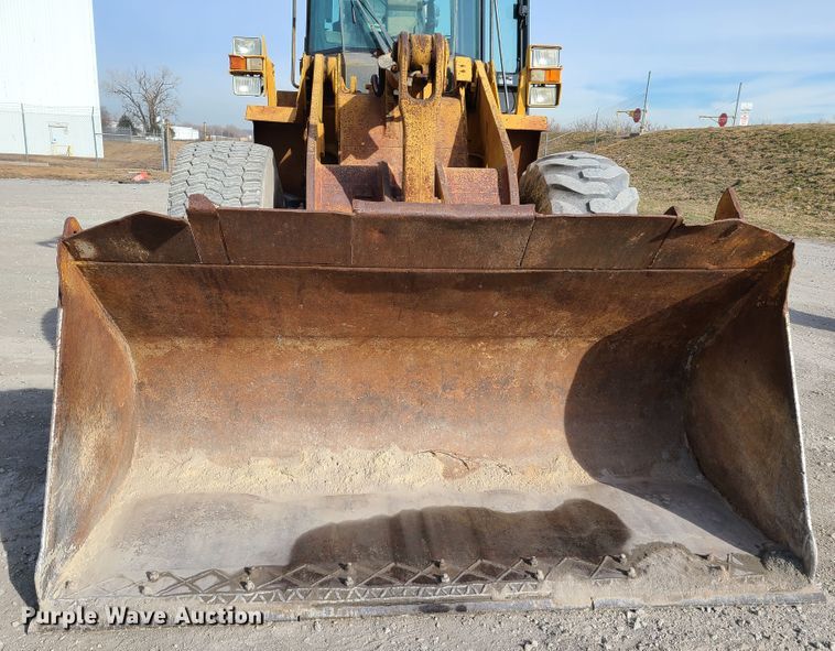 image for item HM9833 1997 Case 721B  wheel loader