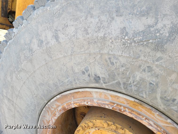 image for item HM9833 1997 Case 721B  wheel loader