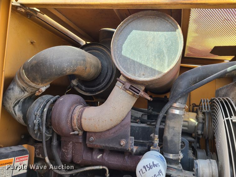 image for item HM9833 1997 Case 721B  wheel loader