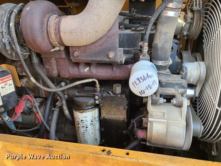 image for item HM9833 1997 Case 721B  wheel loader