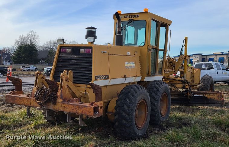 image for item HM9834 Dresser 850  motor grader