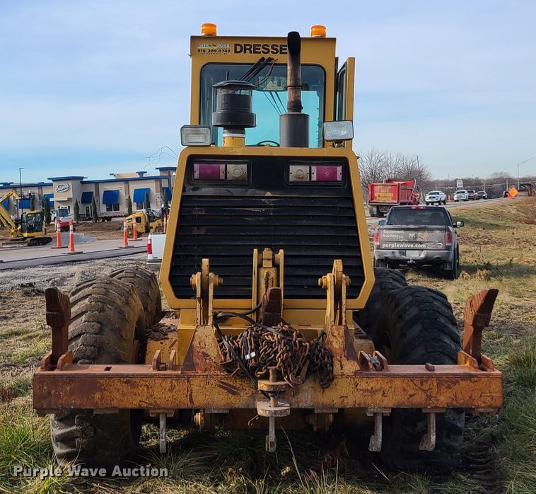 image for item HM9834 Dresser 850  motor grader