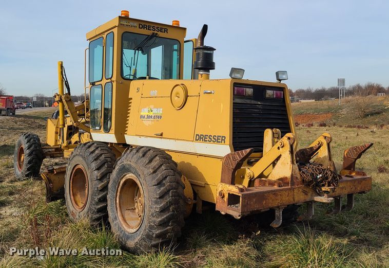 image for item HM9834 Dresser 850  motor grader