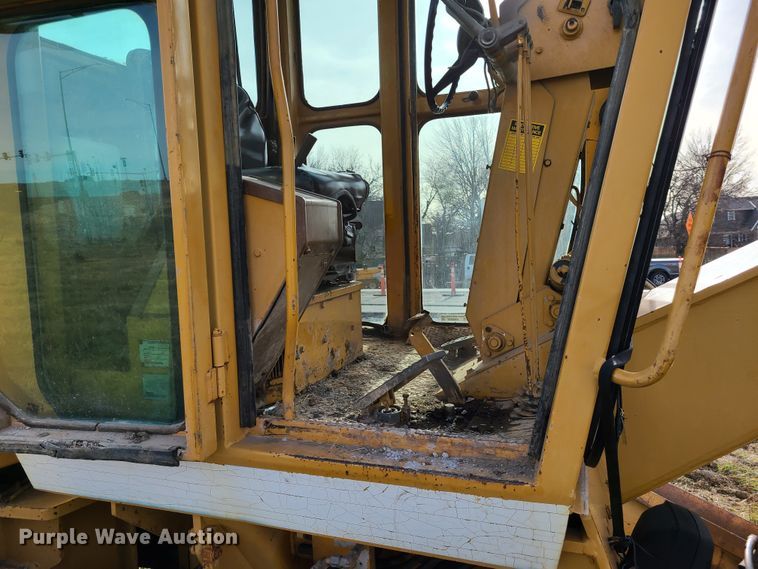 image for item HM9834 Dresser 850  motor grader