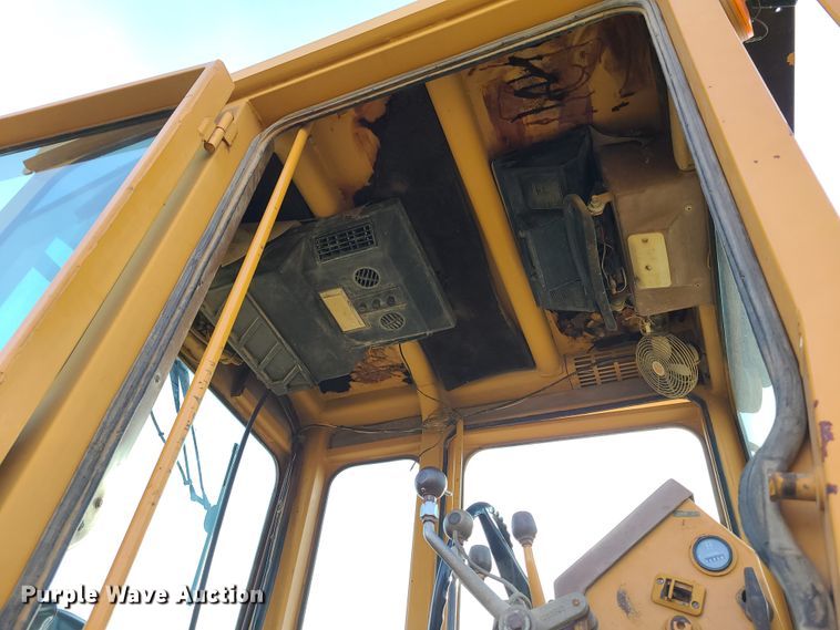 image for item HM9834 Dresser 850  motor grader