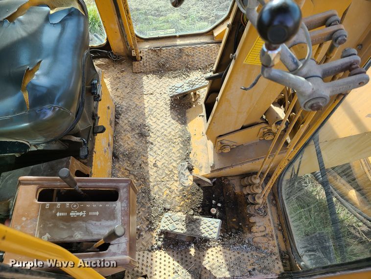 image for item HM9834 Dresser 850  motor grader