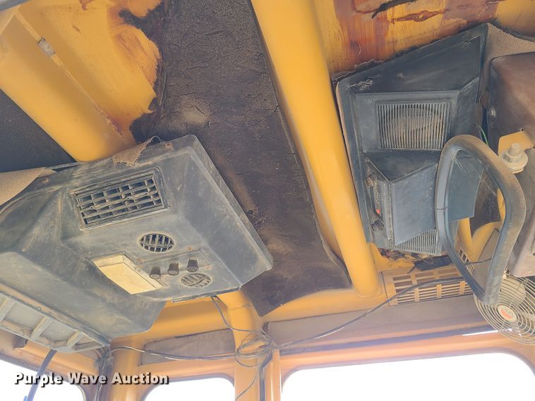 image for item HM9834 Dresser 850  motor grader