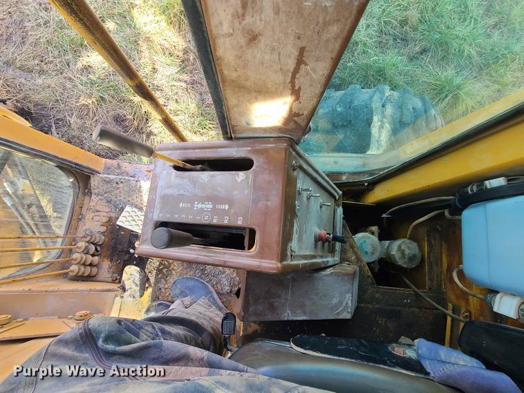 image for item HM9834 Dresser 850  motor grader