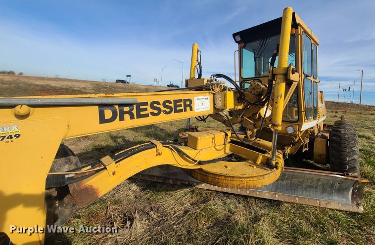 image for item HM9834 Dresser 850  motor grader