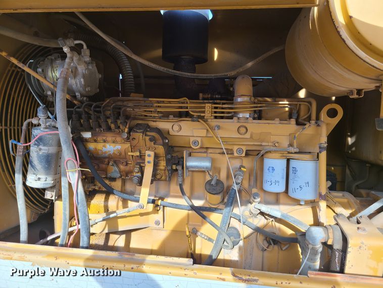 image for item HM9834 Dresser 850  motor grader