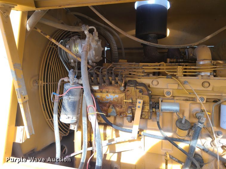 image for item HM9834 Dresser 850  motor grader