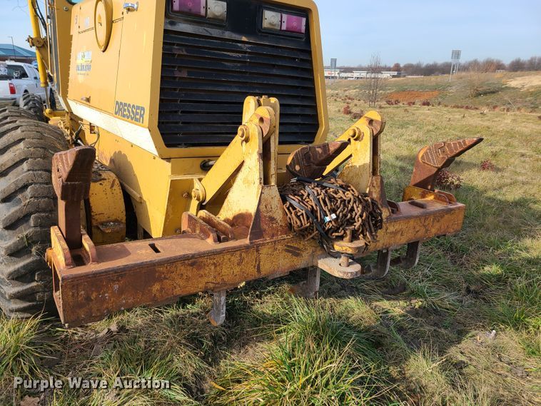 image for item HM9834 Dresser 850  motor grader