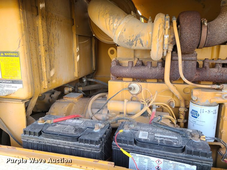 image for item HM9834 Dresser 850  motor grader