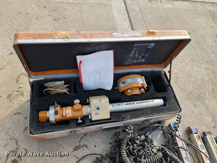 image for item HM9834 Dresser 850  motor grader