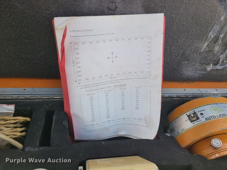image for item HM9834 Dresser 850  motor grader
