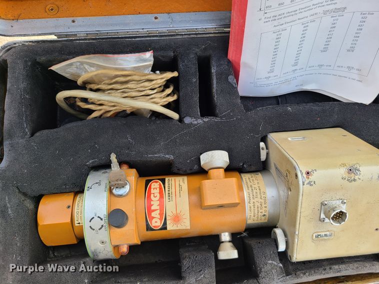 image for item HM9834 Dresser 850  motor grader