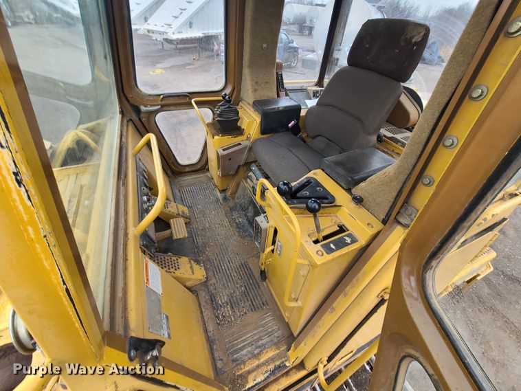 image for item HM9840 1999 Caterpillar 963B  track loader