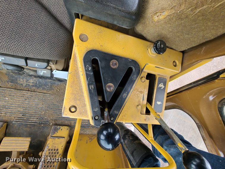 image for item HM9840 1999 Caterpillar 963B  track loader