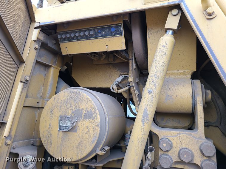 image for item HM9840 1999 Caterpillar 963B  track loader