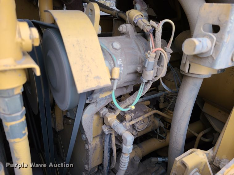 image for item HM9840 1999 Caterpillar 963B  track loader