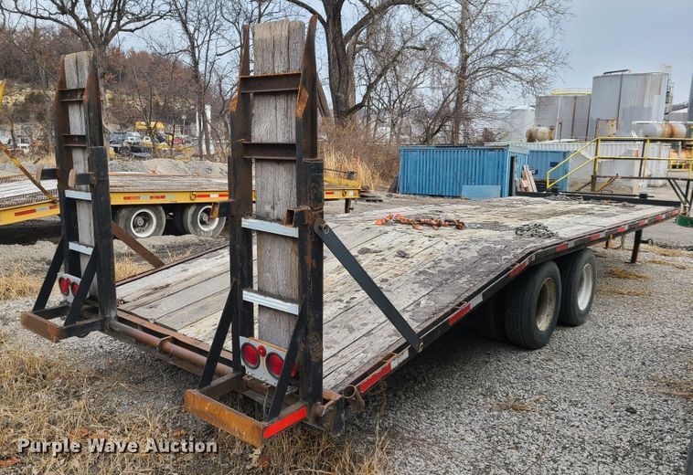 image for item HM9848 2004 Stohl equipment trailer