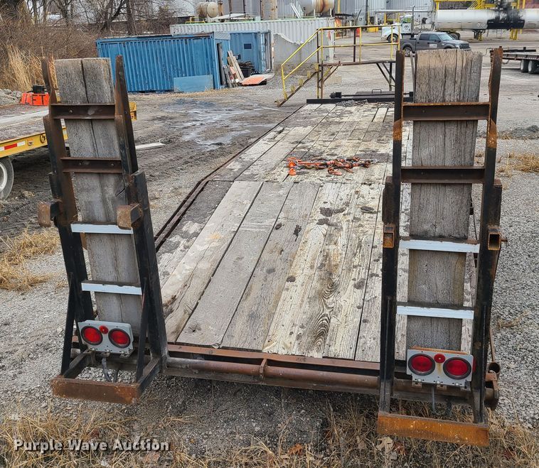 image for item HM9848 2004 Stohl equipment trailer