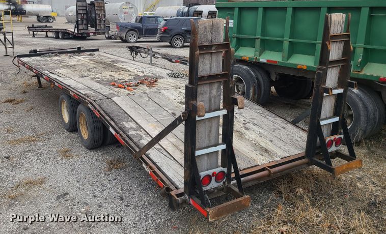 image for item HM9848 2004 Stohl equipment trailer