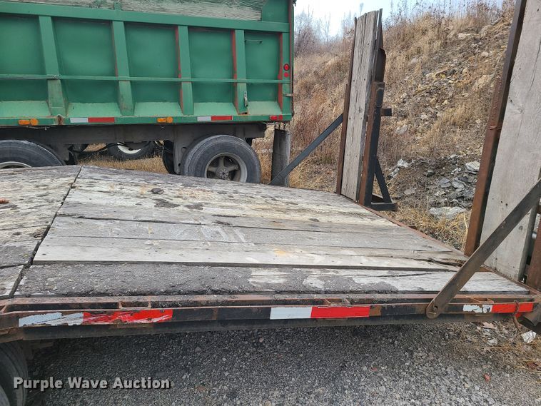 image for item HM9848 2004 Stohl equipment trailer