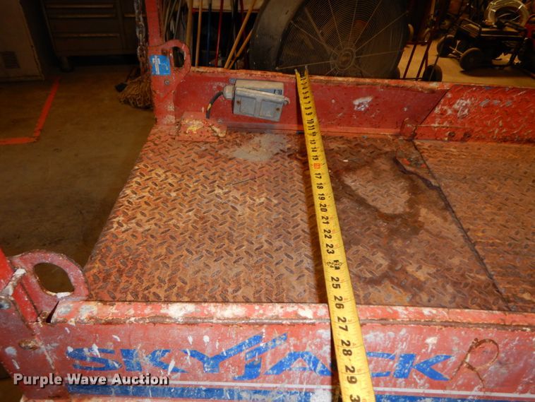 image for item HP9056 Sky Jack SJIII 3219  scissor lift