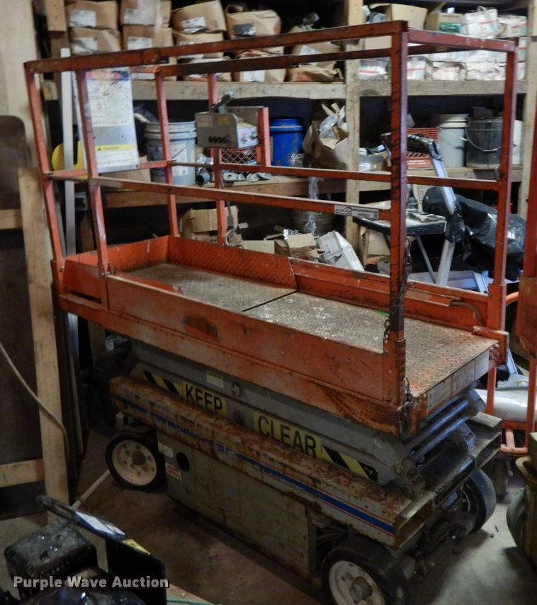 image for item HP9057 Sky Jack SJM3015  scissor lift