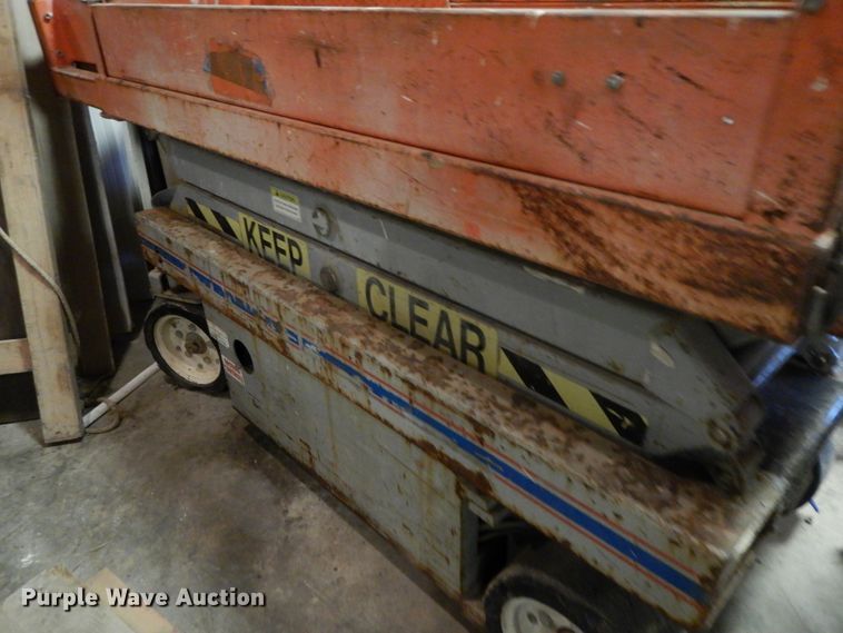 image for item HP9057 Sky Jack SJM3015  scissor lift