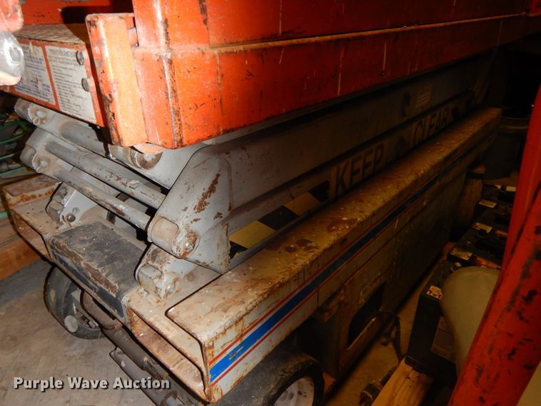 image for item HP9057 Sky Jack SJM3015  scissor lift