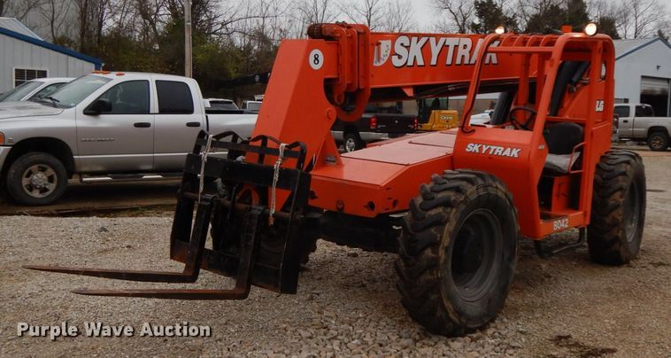 image for item HP9058 2006 Sky Trak 8042  telehandler