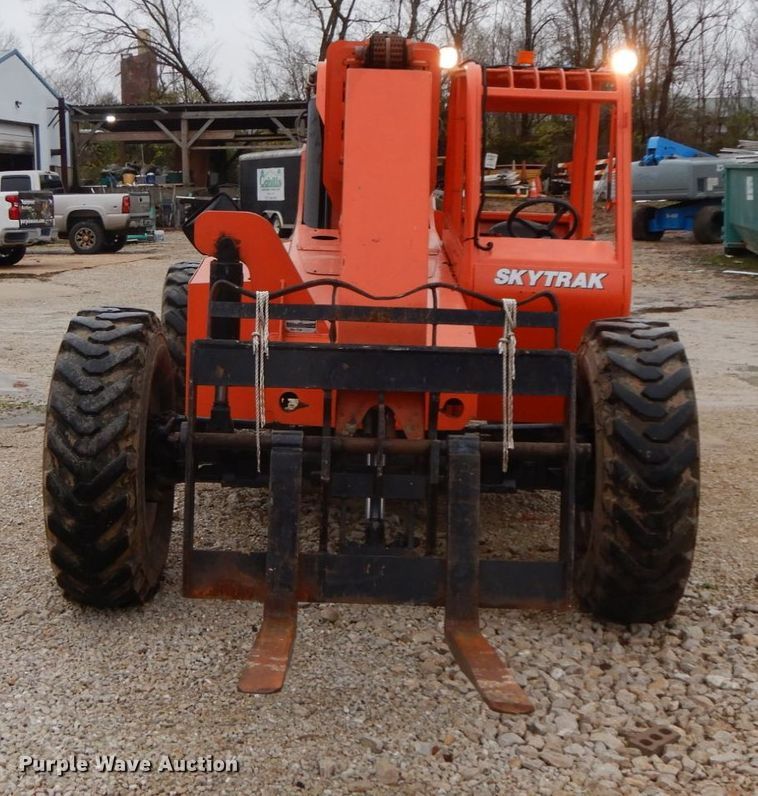 image for item HP9058 2006 Sky Trak 8042  telehandler