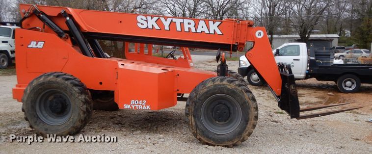 image for item HP9058 2006 Sky Trak 8042  telehandler