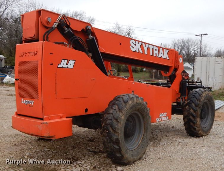 image for item HP9058 2006 Sky Trak 8042  telehandler