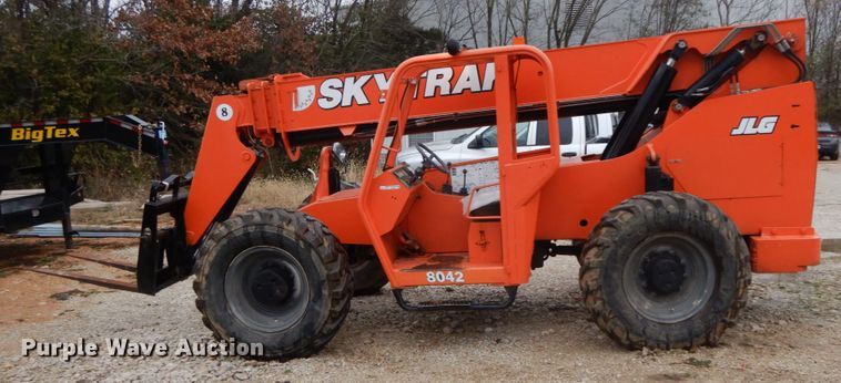 image for item HP9058 2006 Sky Trak 8042  telehandler