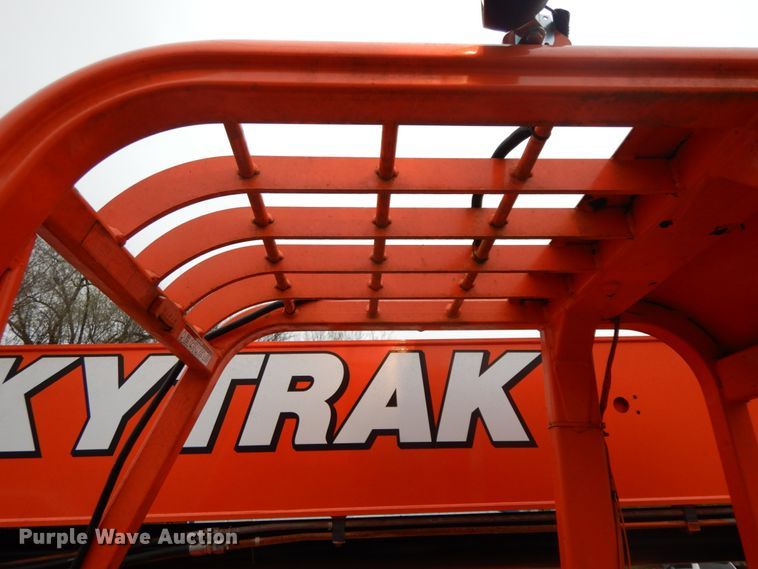 image for item HP9058 2006 Sky Trak 8042  telehandler