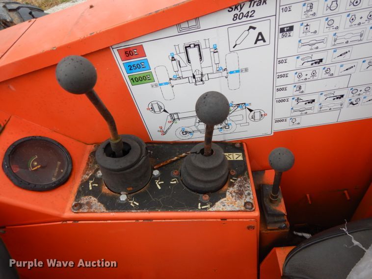 image for item HP9058 2006 Sky Trak 8042  telehandler