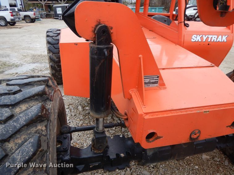 image for item HP9058 2006 Sky Trak 8042  telehandler