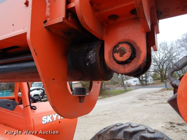 image for item HP9058 2006 Sky Trak 8042  telehandler