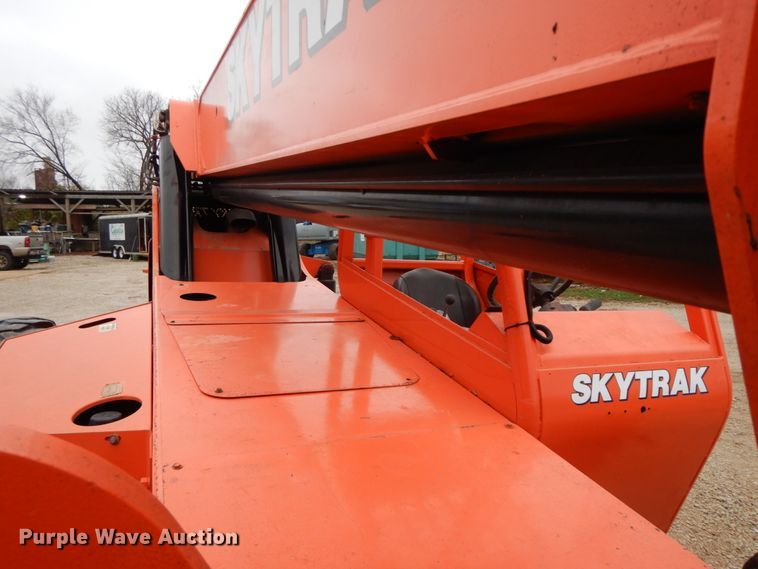 image for item HP9058 2006 Sky Trak 8042  telehandler