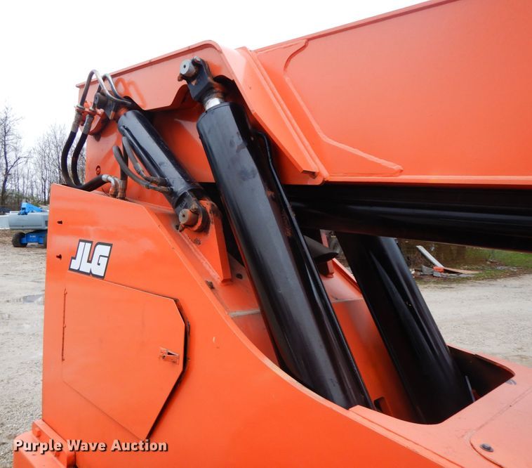 image for item HP9058 2006 Sky Trak 8042  telehandler
