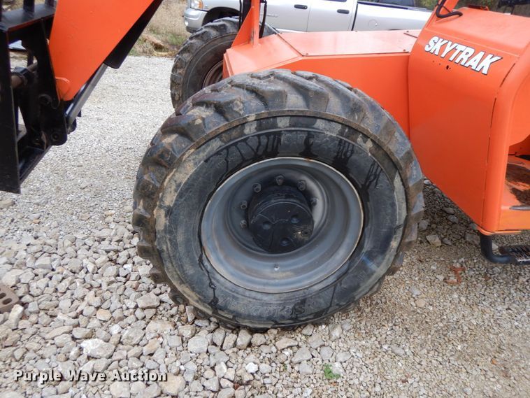 image for item HP9058 2006 Sky Trak 8042  telehandler