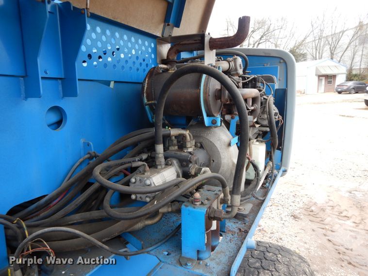 image for item HP9059 2004 Genie S60  boom lift